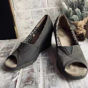 TOMS Wedges